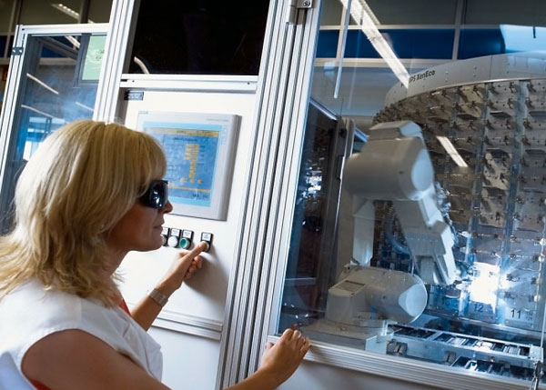 Чтобы лампы светили одинаково их нужно включить на некоторое время